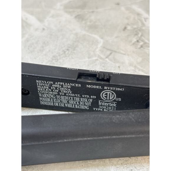 Revlon Ceramic Hair Flat Iron Ultra Straight Quick Smooth Straightening RVST2043 - Picture 2 of 6